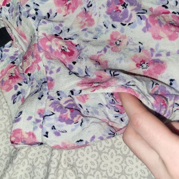 Womens/Girls Flowy White Floral Shorts with cute edging and details - Picture 3 of 5